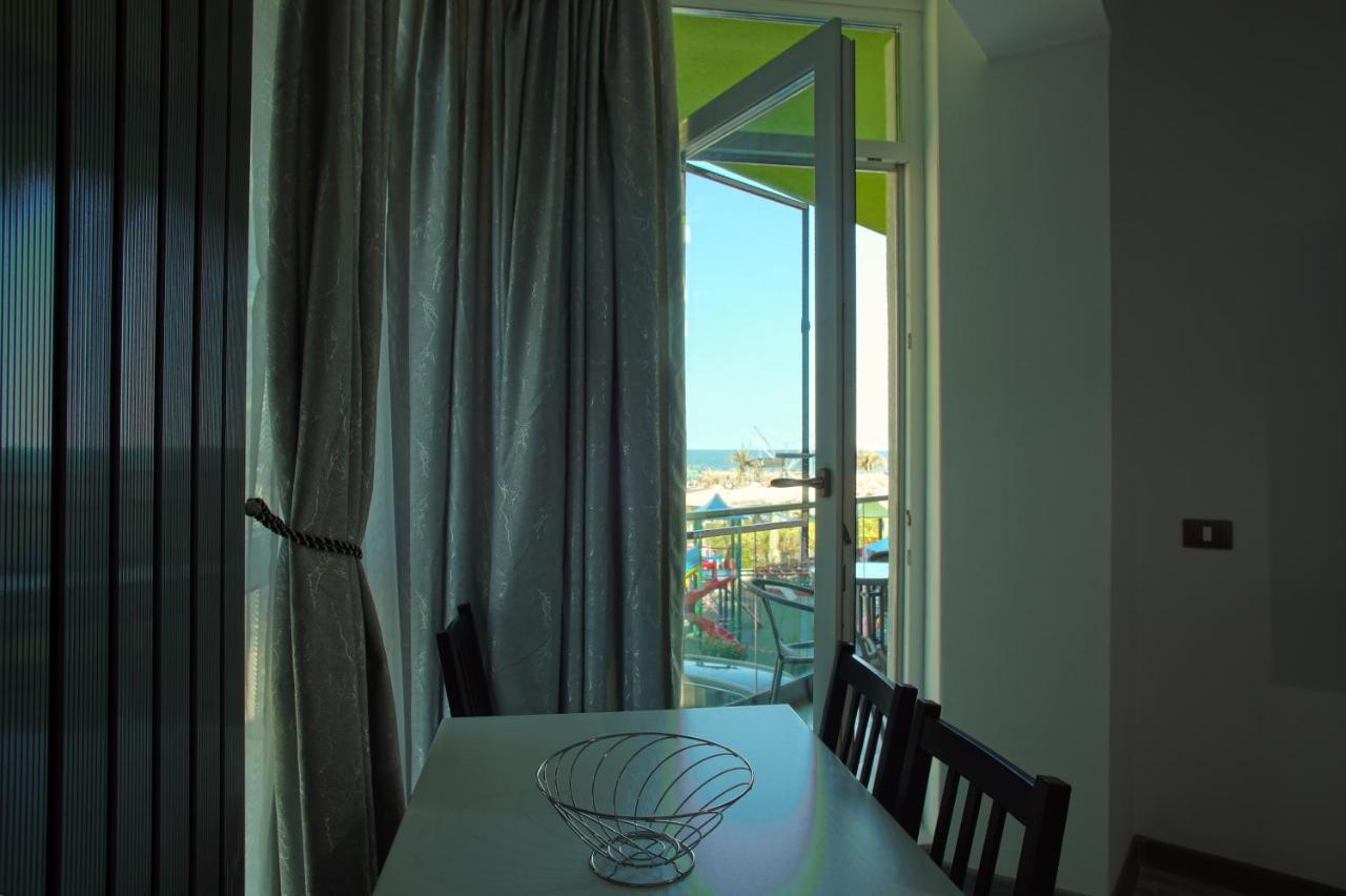 Năvodari Isabelle Apartament Alezzi Beach Resort Mamaia Nord מראה חיצוני תמונה