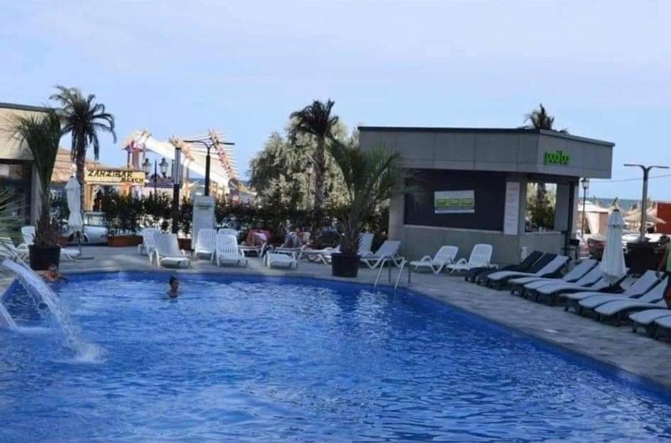 Năvodari Isabelle Apartament Alezzi Beach Resort Mamaia Nord מראה חיצוני תמונה